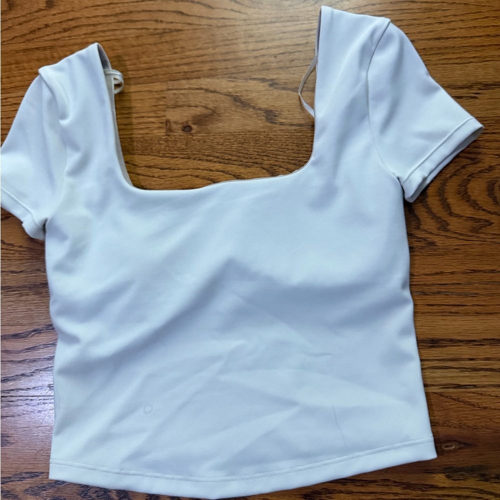 lululemon athletica Cream Scoop Neck Short Sleeve Crop Top